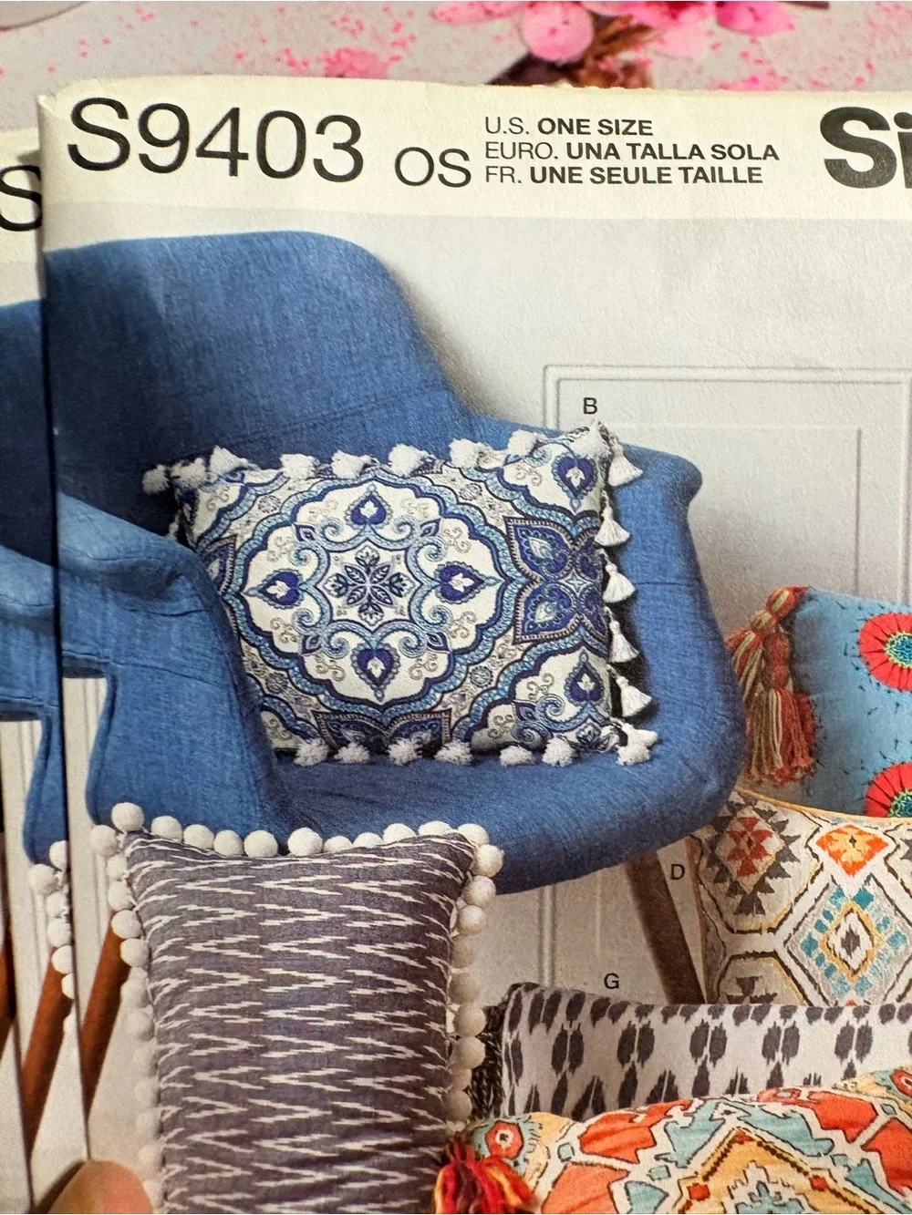 BN UNCUT SIMPLICITY 9403 PILLOWS SEWING PATTERNS